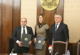 Министърът на туризма Николина Ангелкова и кметът на Русе Пламен Стоилов подписаха договор за безвъзмездно предоставяне на помещение за офис на секретариата.