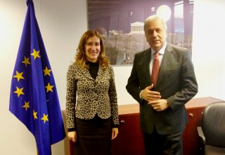 Министър Ангелкова се срещна с комисаря по миграция, вътрешни работи и гражданство Димитрис Аврамопулос 