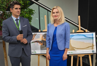 Министър Зарица Динкова откри изложбата „Моето лято в България“