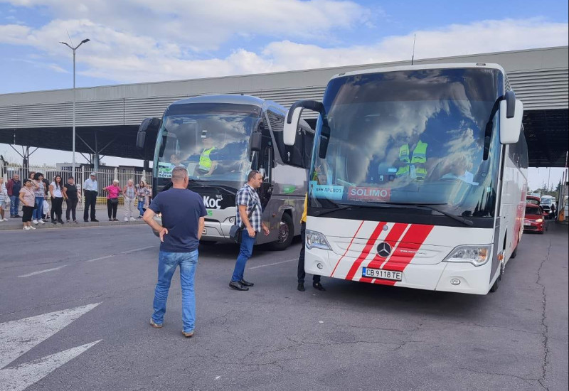 МТ провери 22 автобуса на ГКПП „Капитан Андреево“